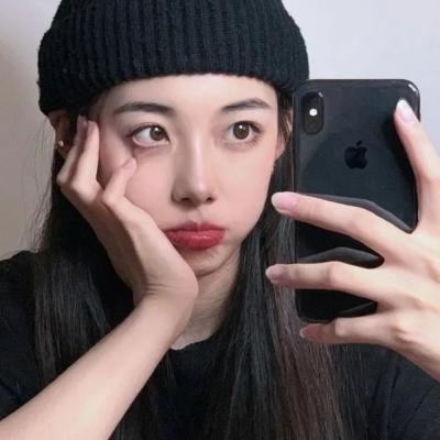 蒙面纱的男子封面
