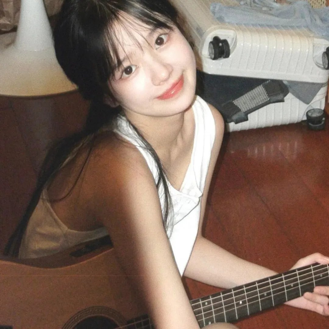 少女嬉春封面